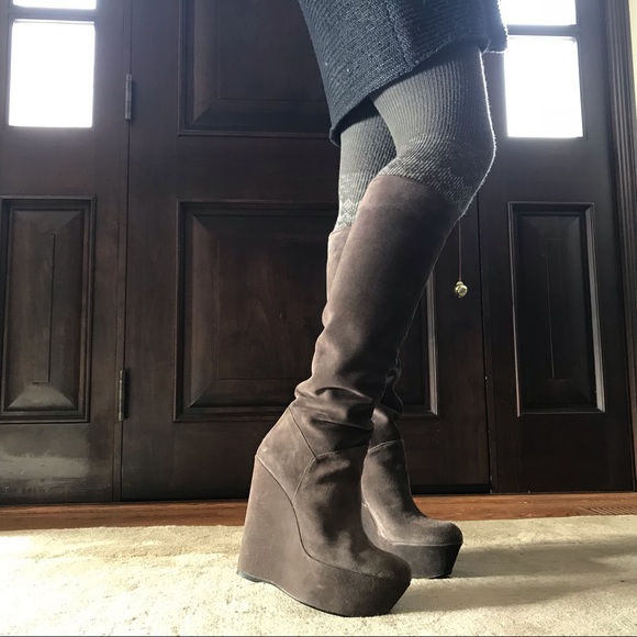 stuart weitzman wedge boots